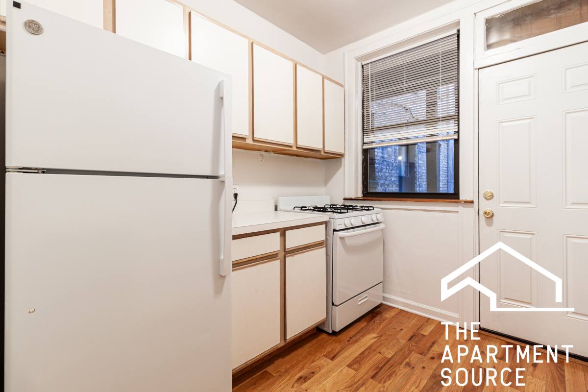Apartment for rent at 3904 N Janssen Ave #GDN, Chicago, IL 60613