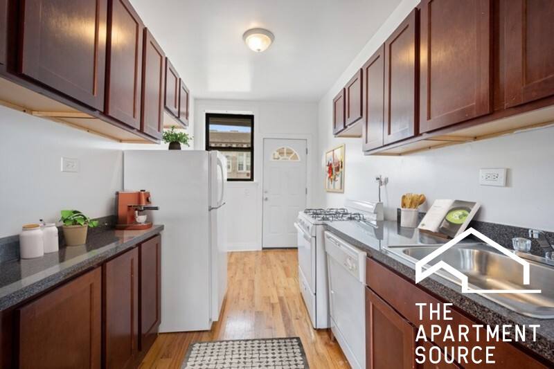 Apartment for rent at 823 W Waveland Ave #N3, Chicago, IL 60613