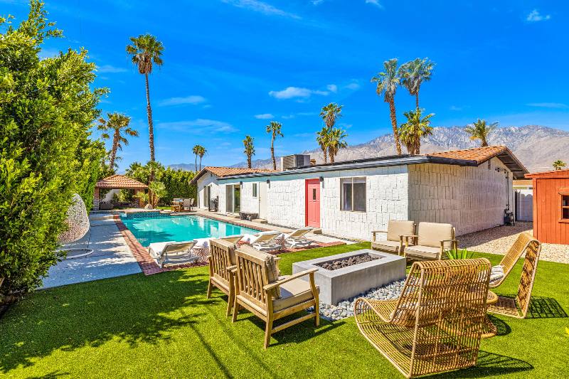 House for rent at 2950 N Bahada Rd, Palm Springs, CA 92262