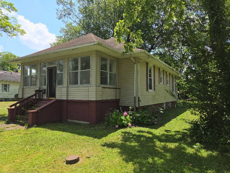 House for rent at 311 N Blanche St, Mounds, IL 62964