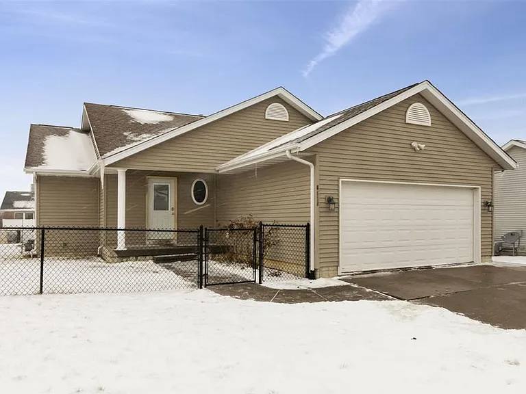 House for rent at 6520 Tennessee Court SW, Cedar Rapids, IA 52404