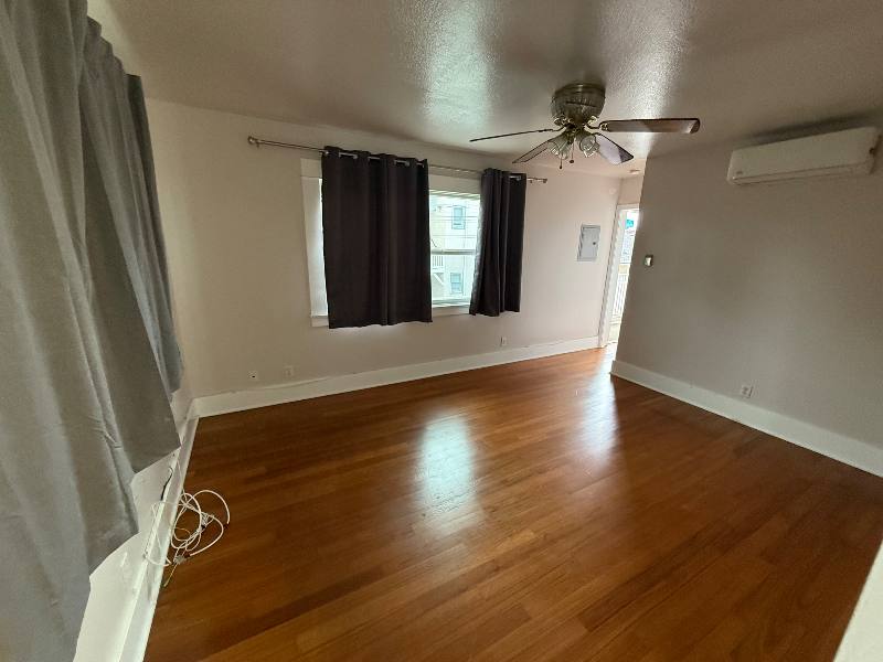 Apartment for rent at 3227 E Broadway, Long Beach, CA 90803
