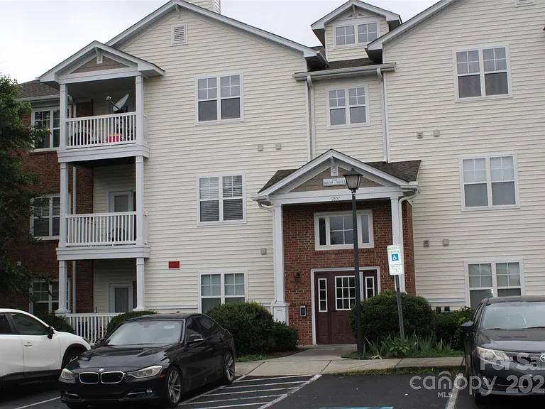 Condo for rent at 9823 Hyde Glen Court, Charlotte, NC 28262