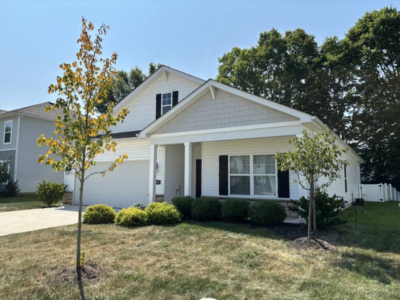 House for rent at 383 Kells Court E, Newark, OH 43055