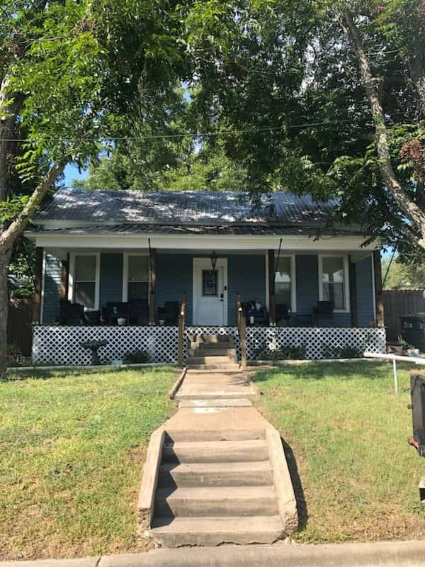 House for rent at 722 N Ave #B, Shiner, TX 77984