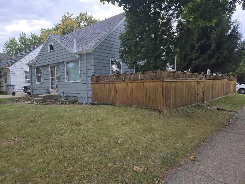 House for rent at 612 E Linus St, Milwaukee, WI 53207