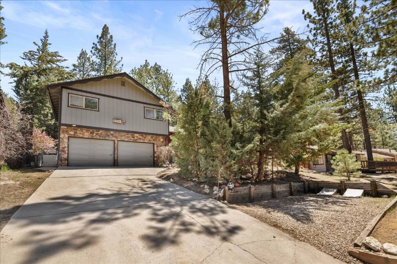 House for rent at 383 Catalina Rd, Big Bear Lake, CA 92315