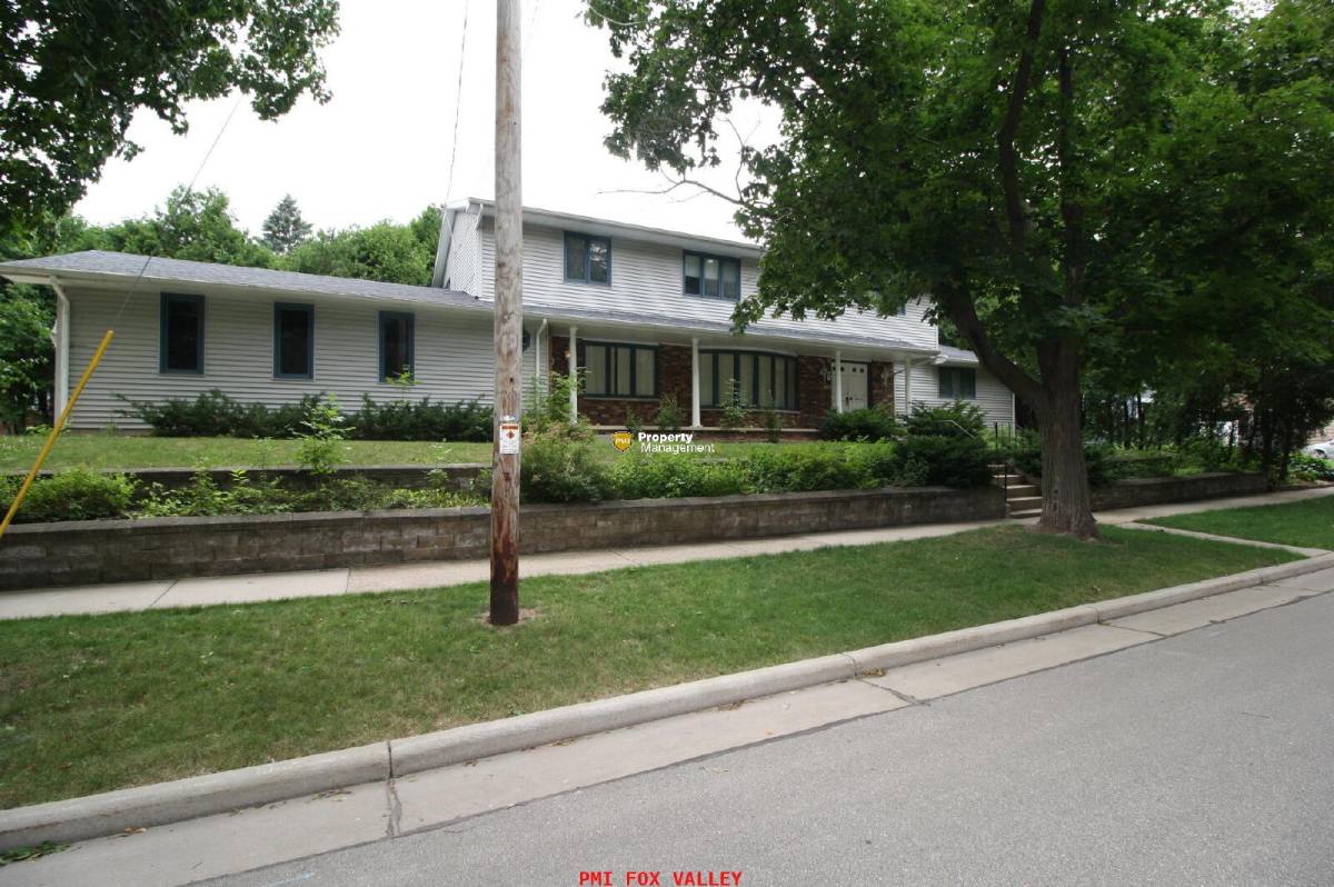 Townhouse for rent at 207 N Catherine St, Appleton, WI 54911