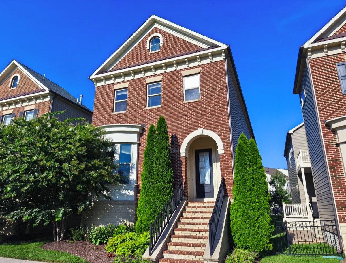 House for rent at 20792 Exchange St, Ashburn, VA 20147