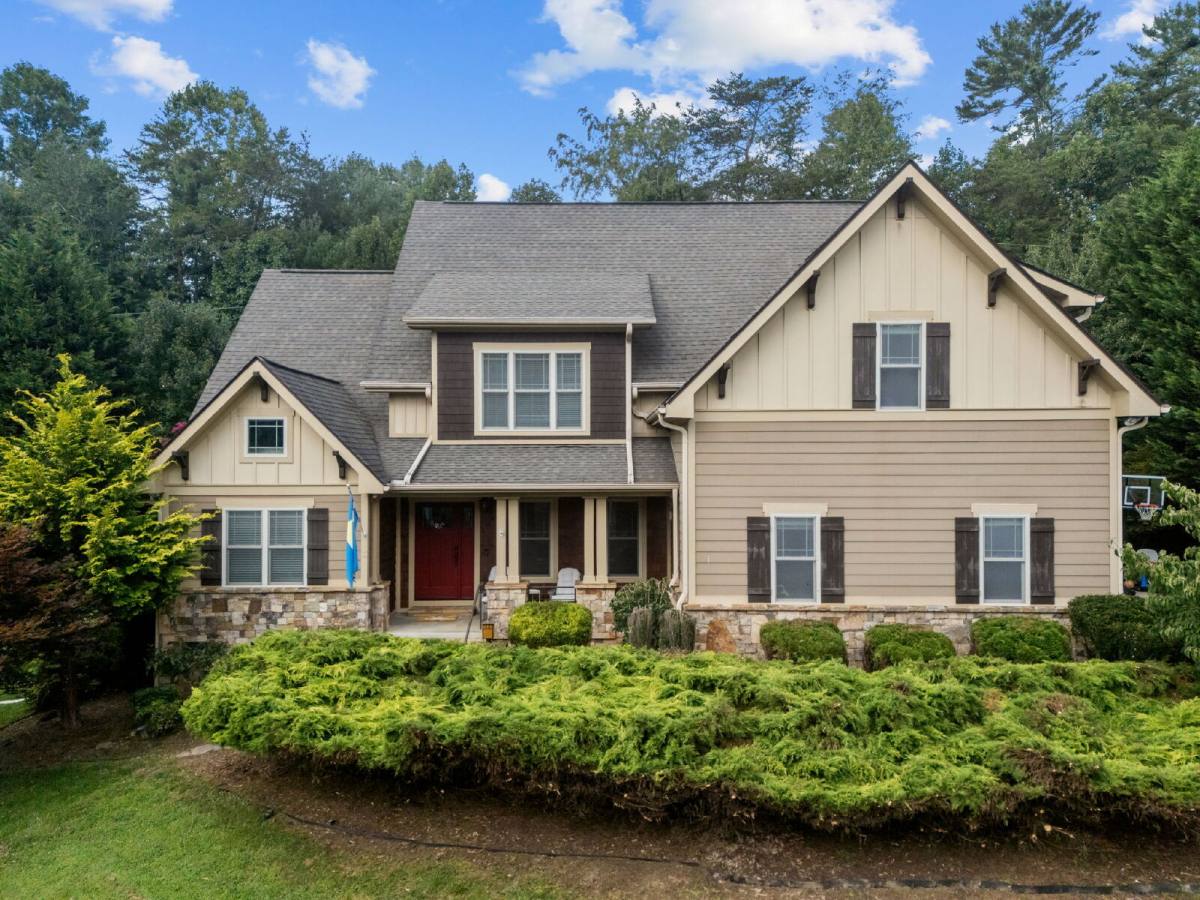 House for rent at 119 Meadow Run Dr, Mills River, NC 28759
