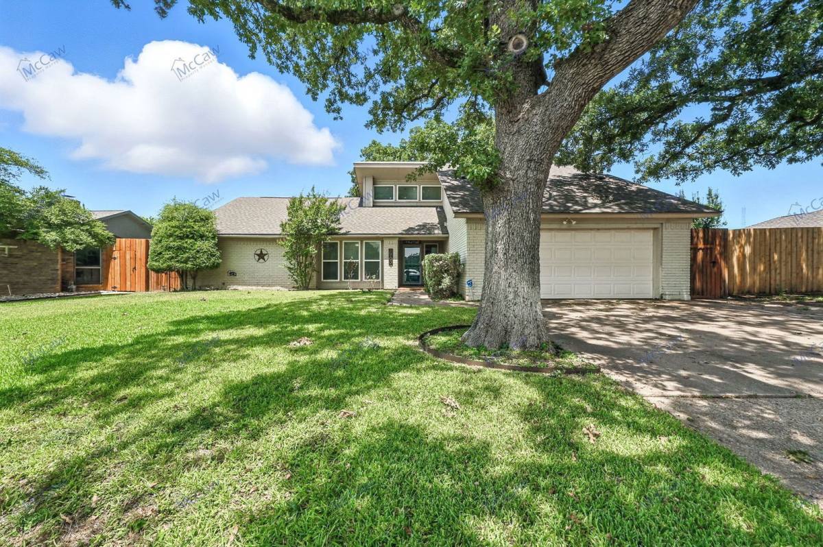 House for rent at 1903 Reverchon Dr, Arlington, TX 76017