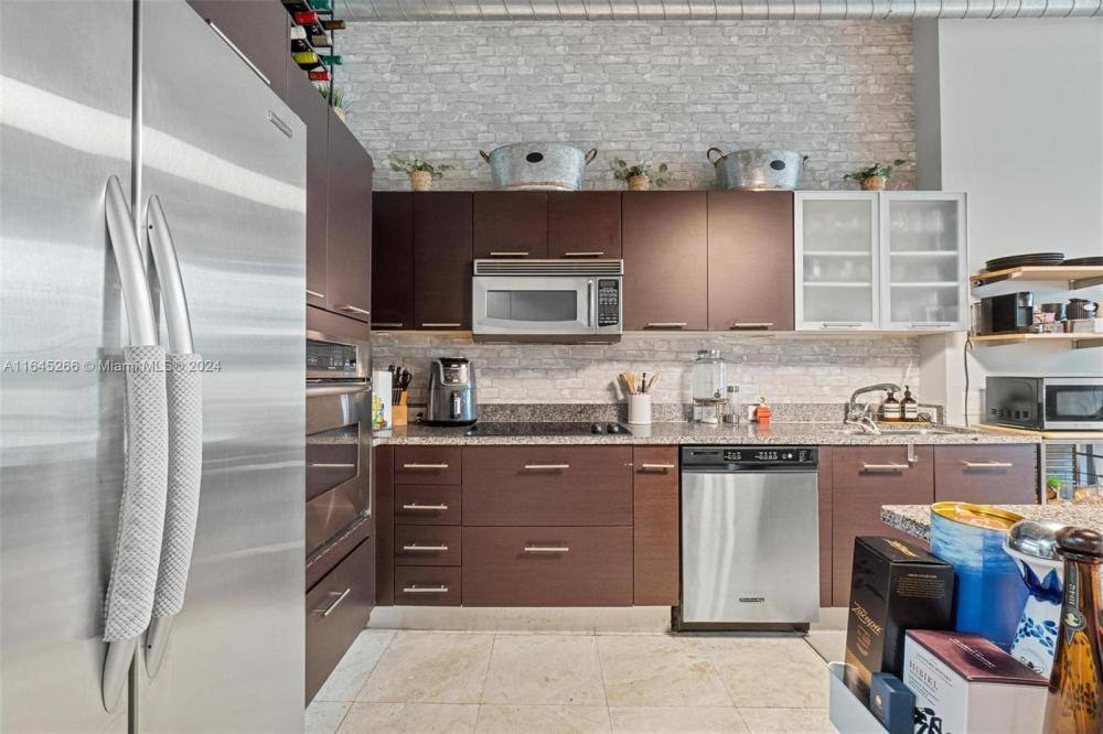 Apartment for rent at 3029 NE 188th St, Miami, FL 33180