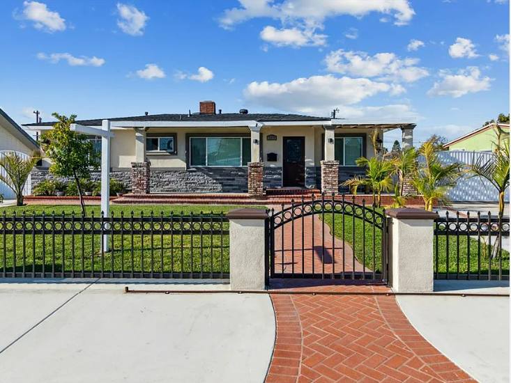 House for rent at 1225 E Crestbrook Place, Anaheim, CA 92805