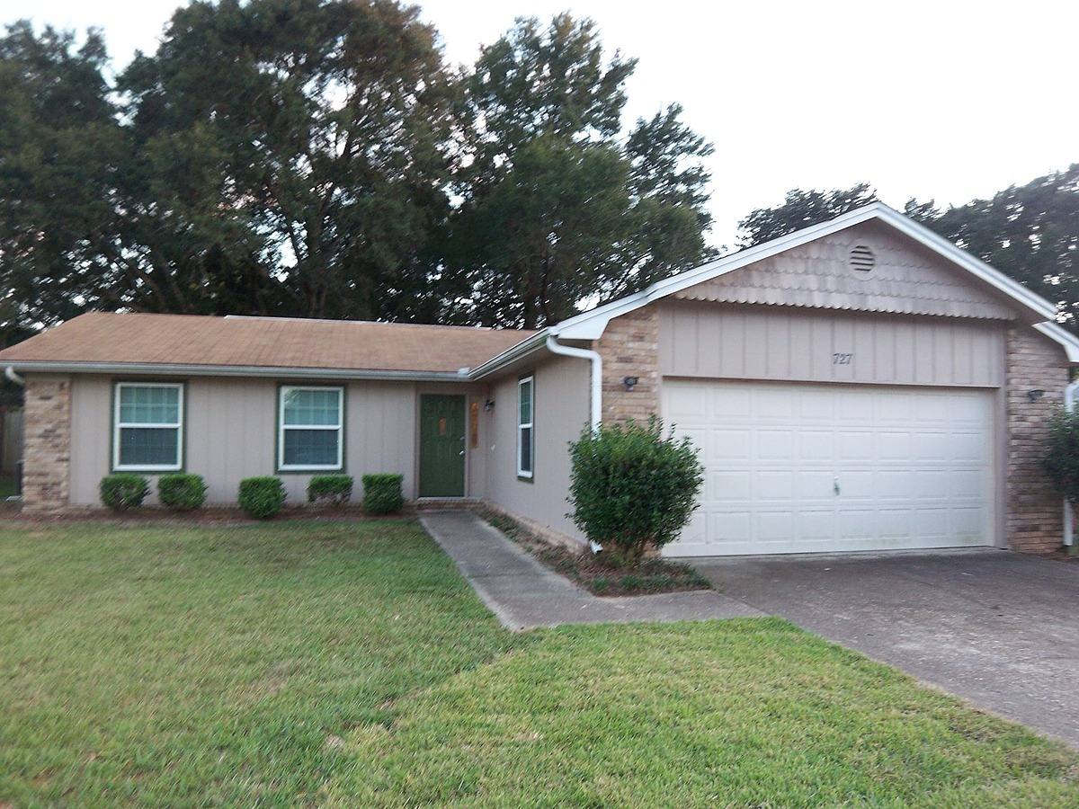House for rent at 727 Valley Ridge Way, Pensacola, FL 32514