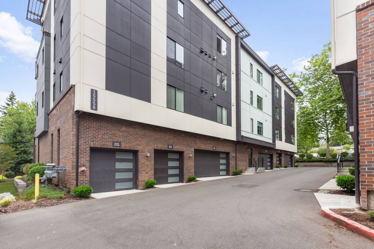 Condo for rent at 15558 NE 15th Place, Bellevue, WA 98007
