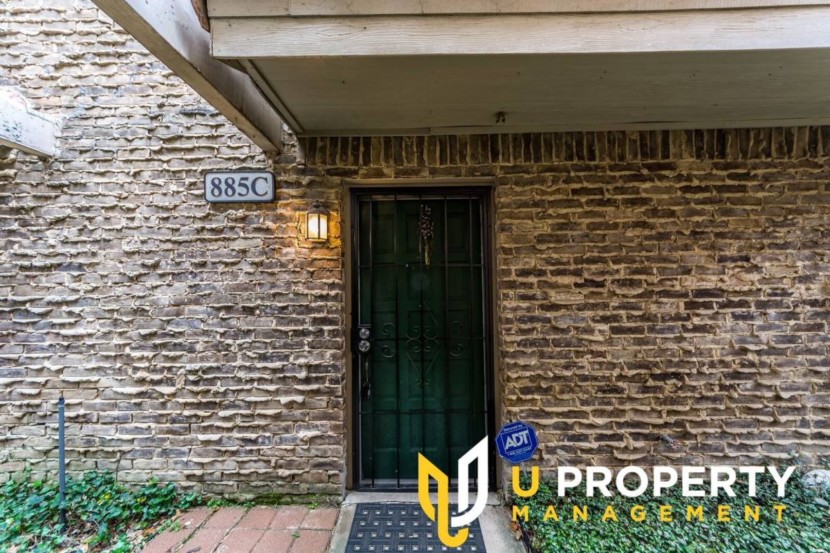 Townhouse for rent at 885 Dublin Dr, Richardson, TX 75080