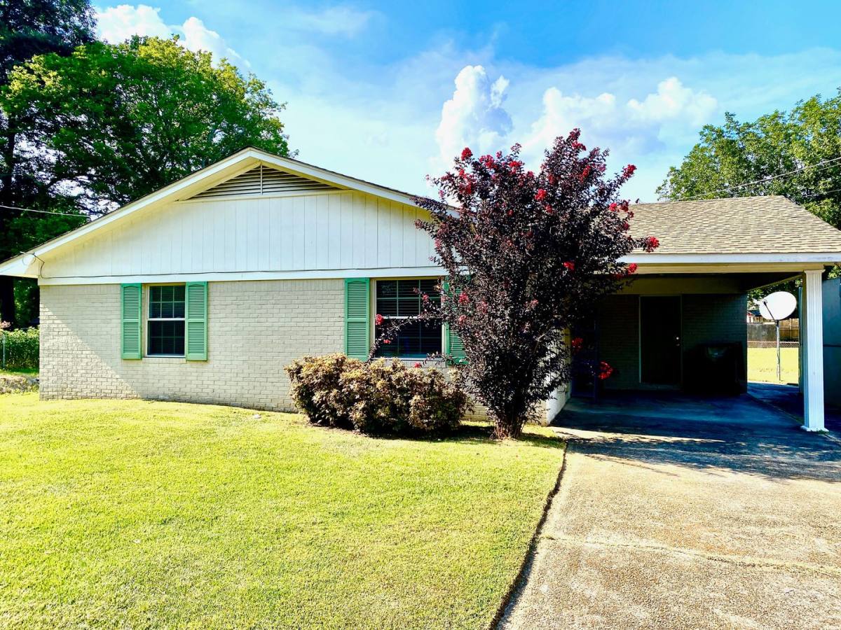 House for rent at 906 Parish, Tupelo, MS 38801