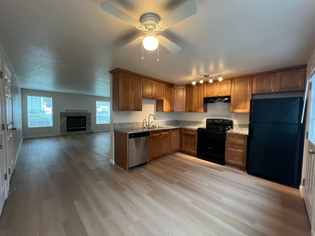 Apartment for rent at 503-565 N Knott St, Canby, OR 97013