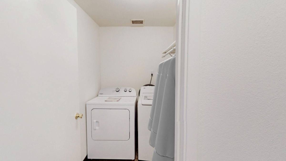 Apartment for rent at 4375 Falcon View Way NE, Salem, OR 97305
