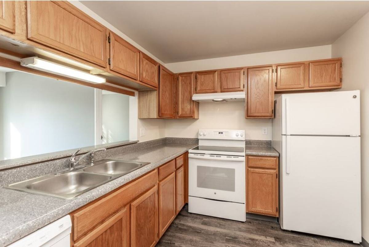 Apartment for rent at 1101 25th St, Des Moines, IA 50311