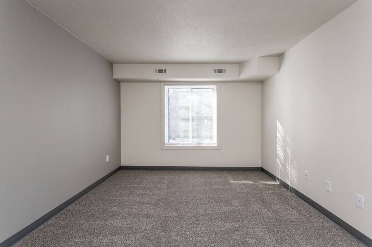 Apartment for rent at 1101 25th St, Des Moines, IA 50311