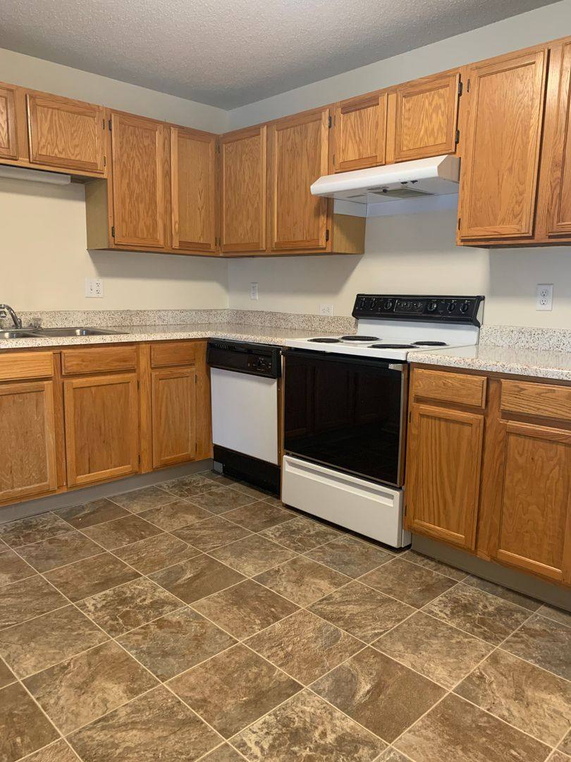Apartment for rent at 1100 24th St, Des Moines, IA 50311