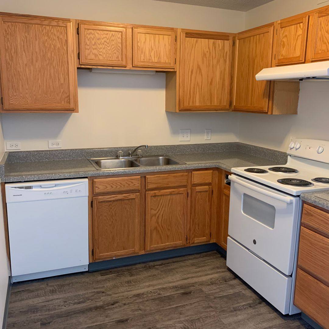 Apartment for rent at 1100 24th St, Des Moines, IA 50311