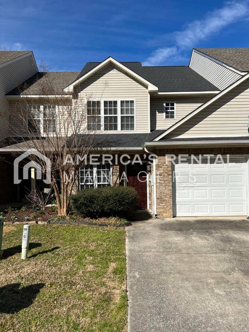 Townhouse for rent at 1440 Riverwalk Circle, Birmingham, AL 35216