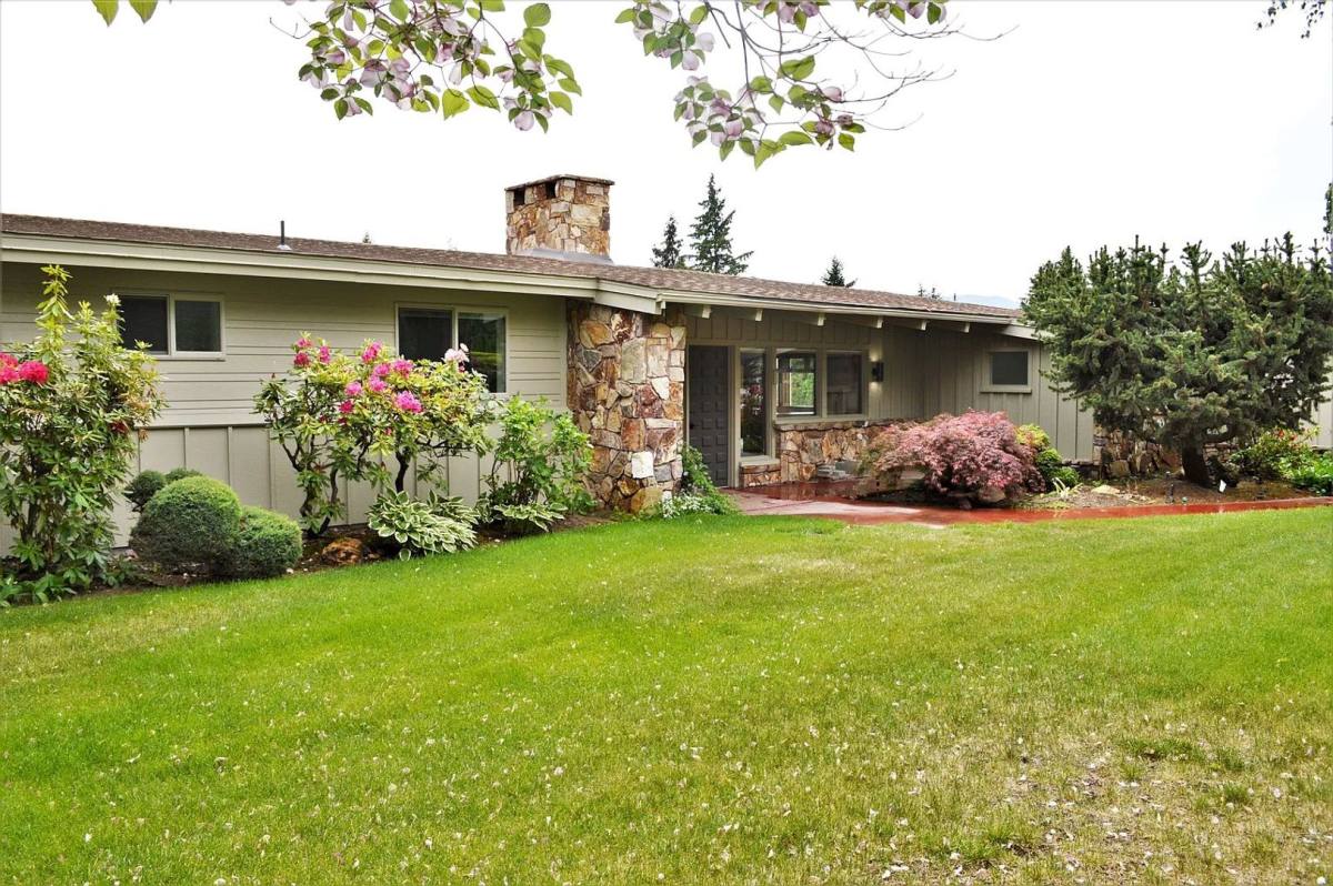 House for rent at 500 19th St NE, East Wenatchee, WA 98802
