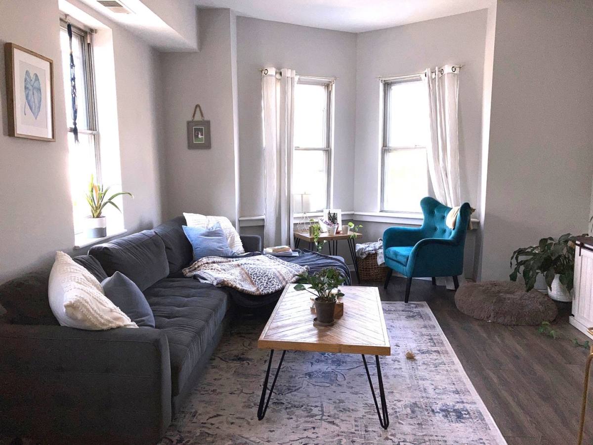 Apartment for rent at 700-702 S 5th St, Philadelphia, PA 19147