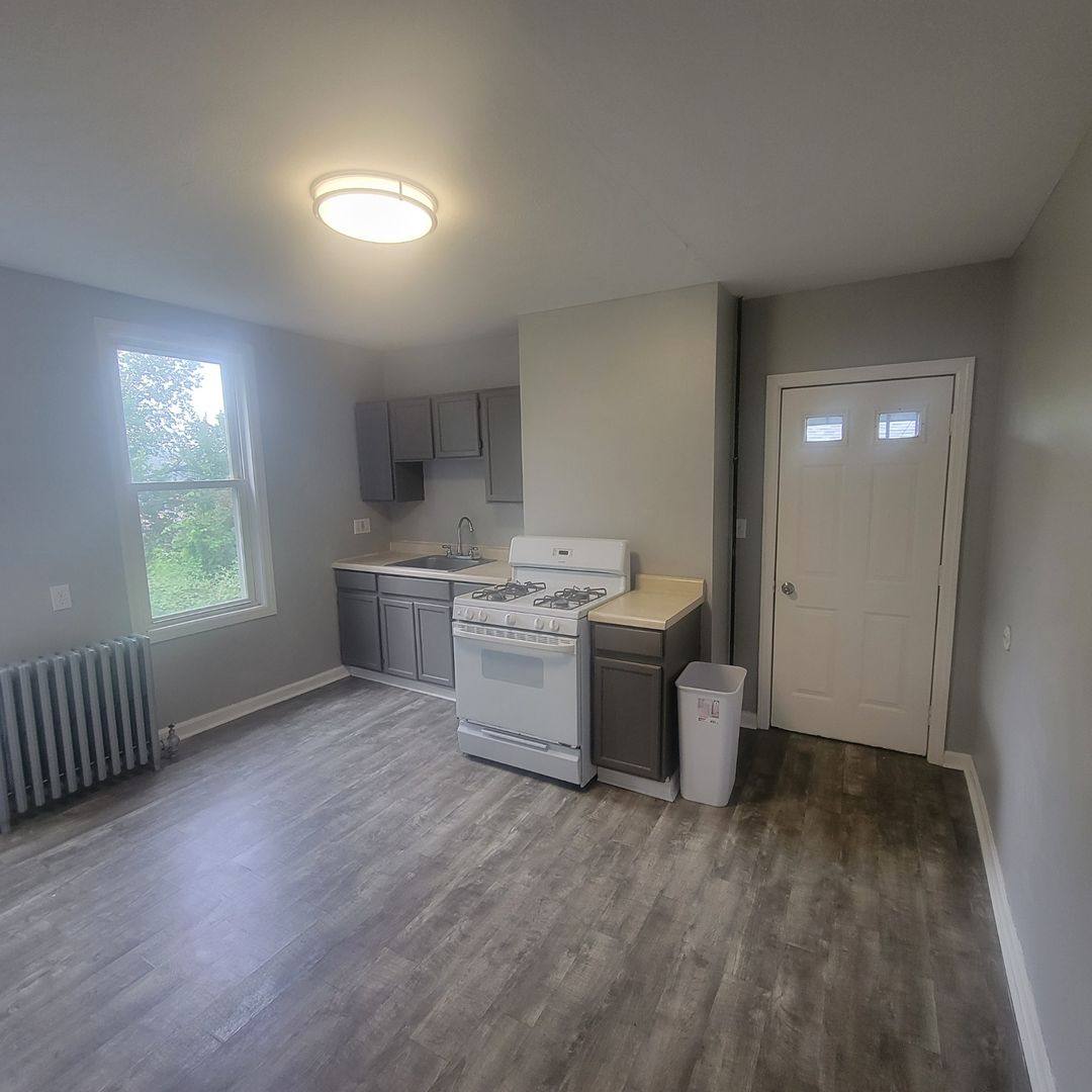 Apartment for rent at 318 Boroview St, Carnegie, PA 15106