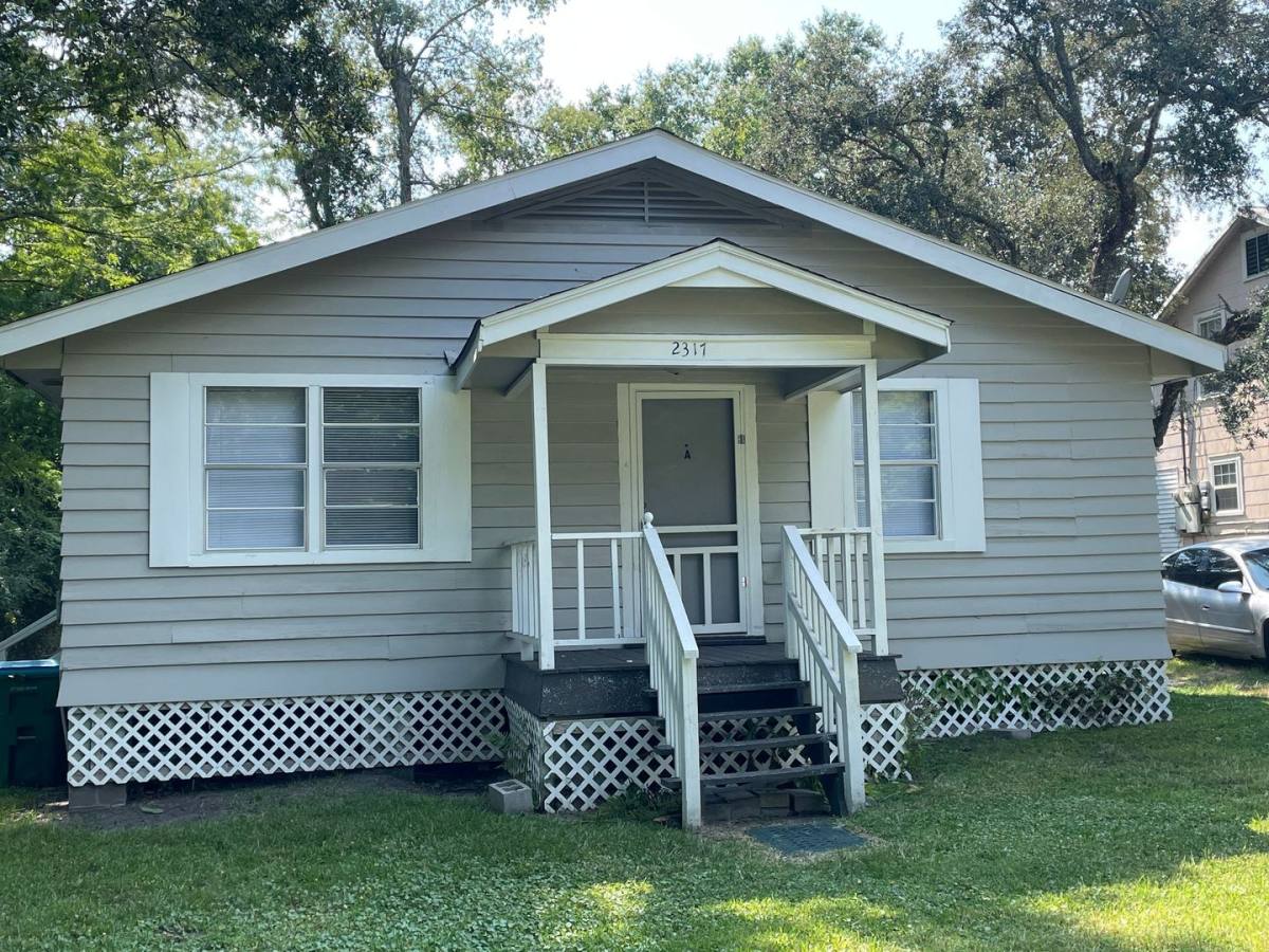 Apartment for rent at 2317 - 18th Ave, Gulfport, MS 39501