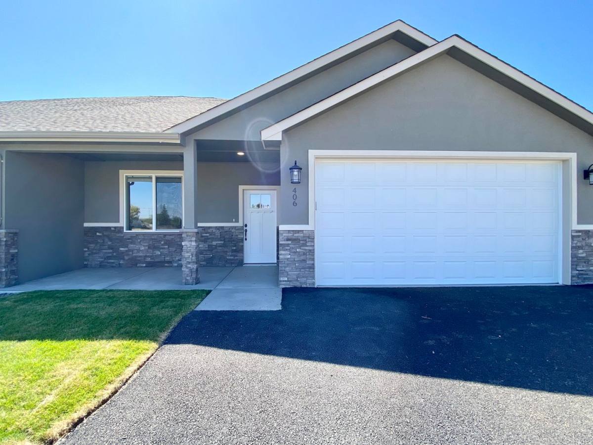 House for rent at 408 S 97th Ave, Yakima, WA 98908