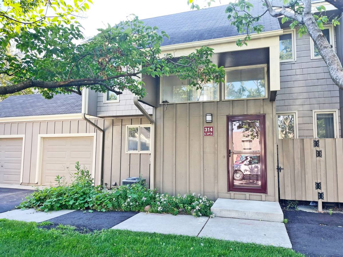Townhouse for rent at 314 E 44th St, Minneapolis, MN 55409