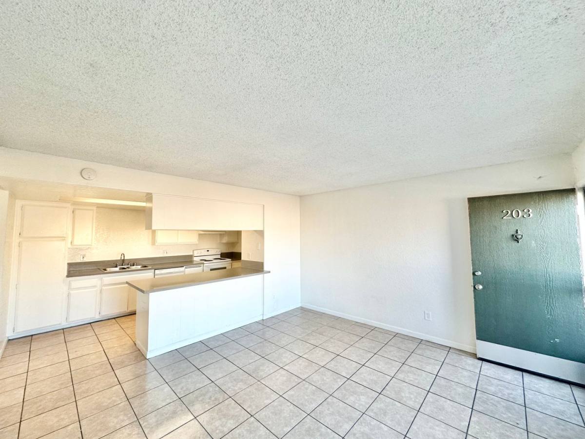 Apartment for rent at 510 - 520 E Orangewood Ave, Anaheim, CA 92802