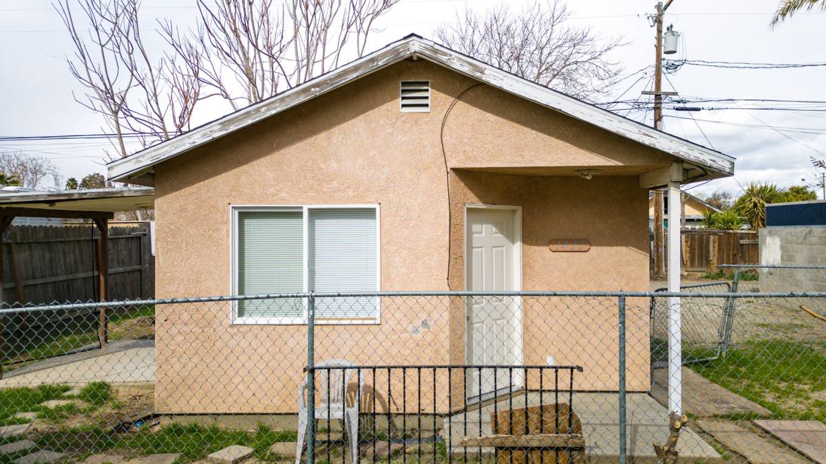 Apartment for rent at 1435 Nadine Ave, Modesto, CA 95351