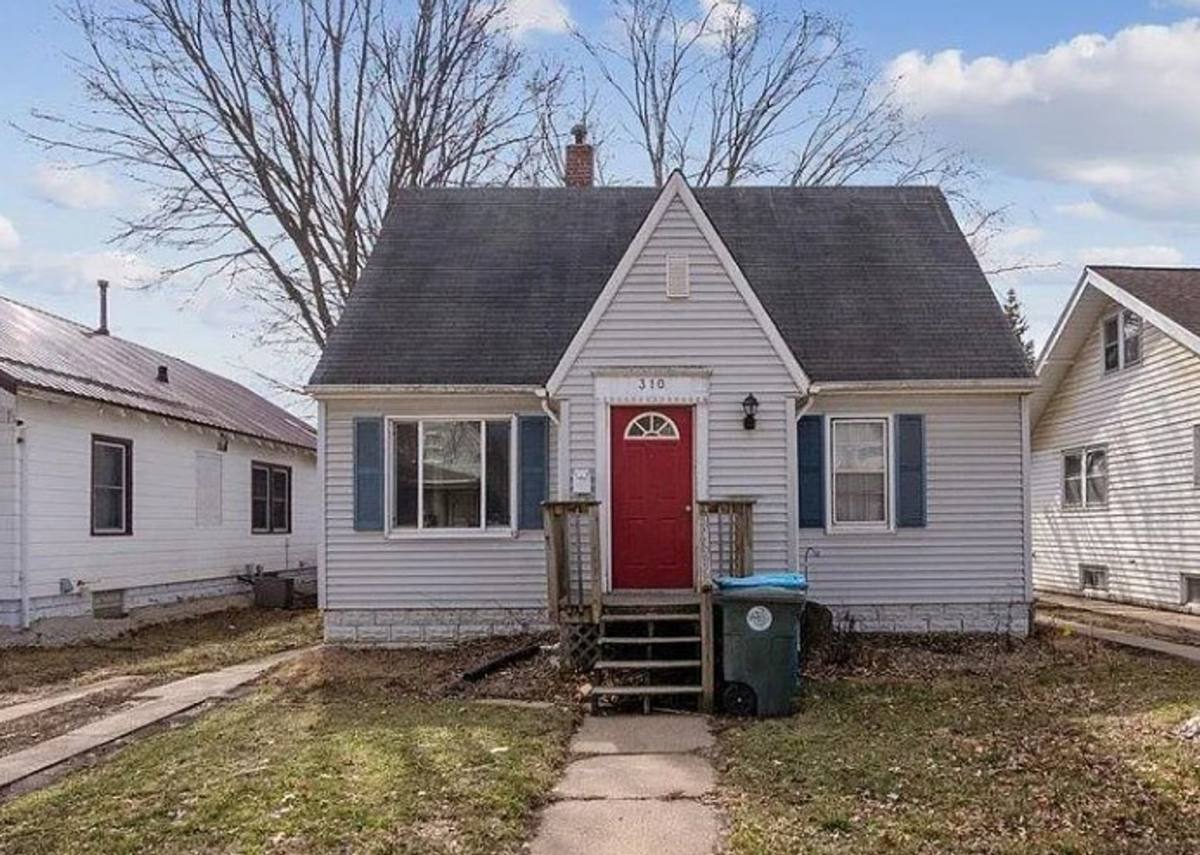 House for rent at 310 Williston Ave, Waterloo, IA 50702