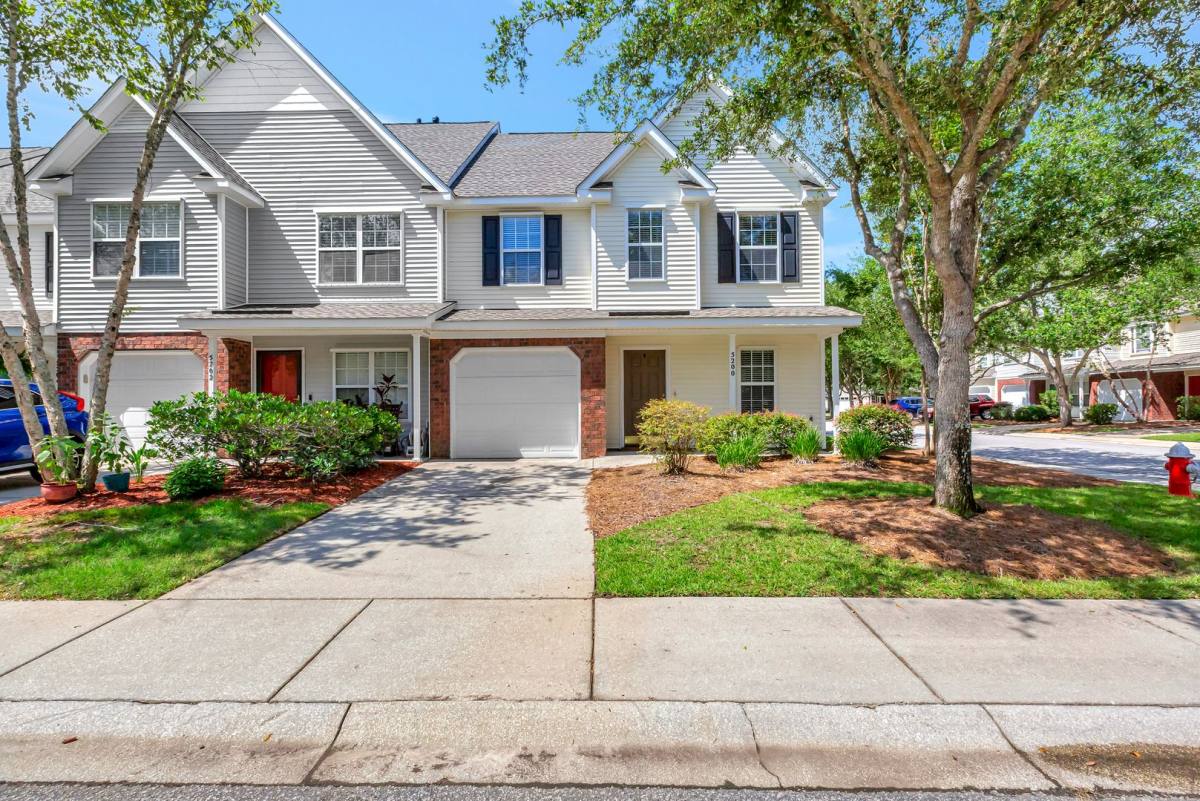 Townhouse for rent at 5200 Fernland Way, North Charleston, SC 29420