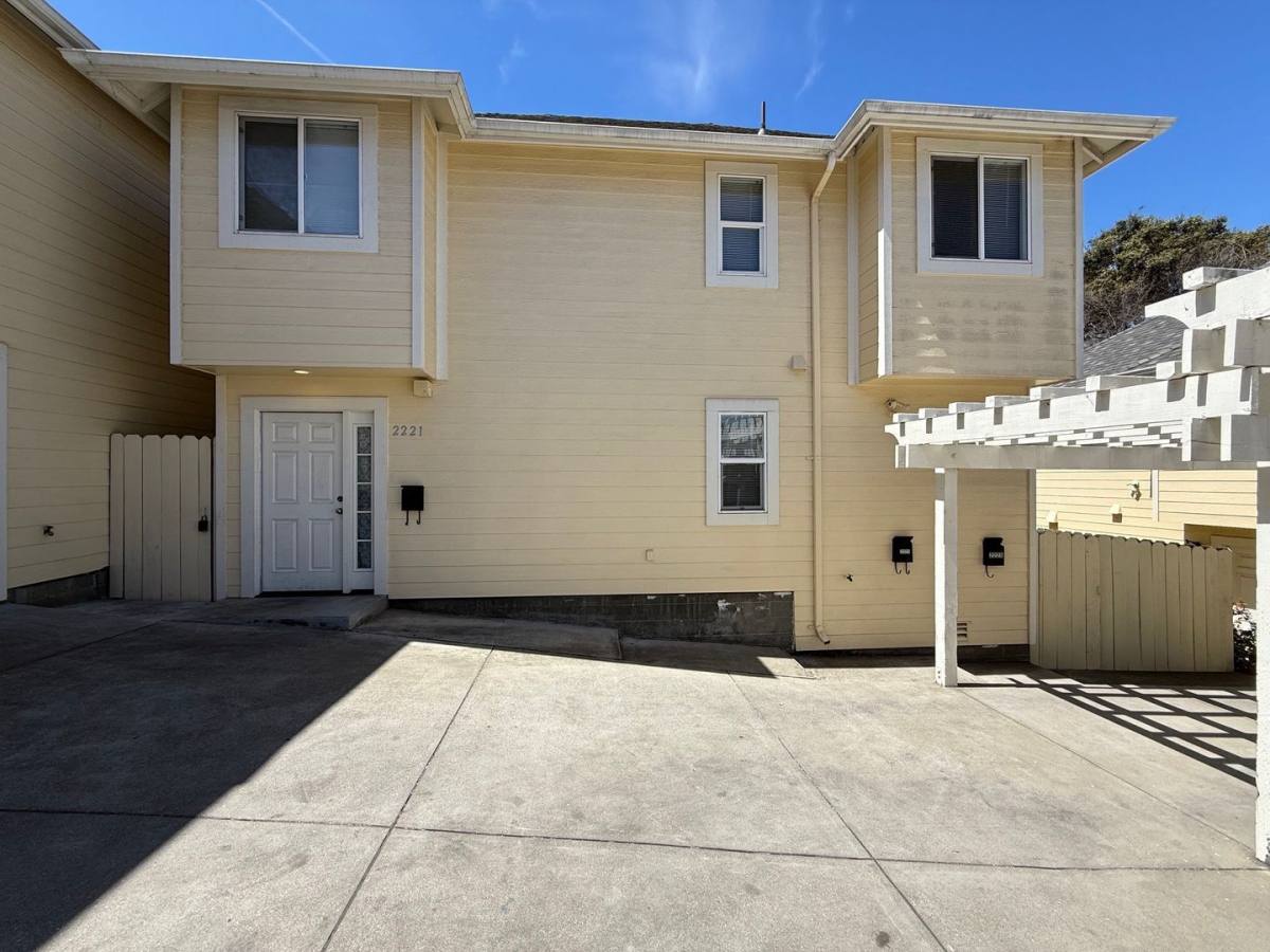 Townhouse for rent at 2221 - 2225 9th Ave, Oakland, CA 94606