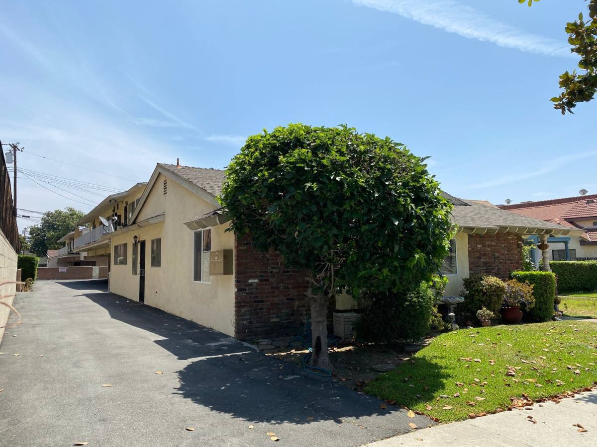 Apartment for rent at 320 N Stoneman Ave, Alhambra, CA 91801