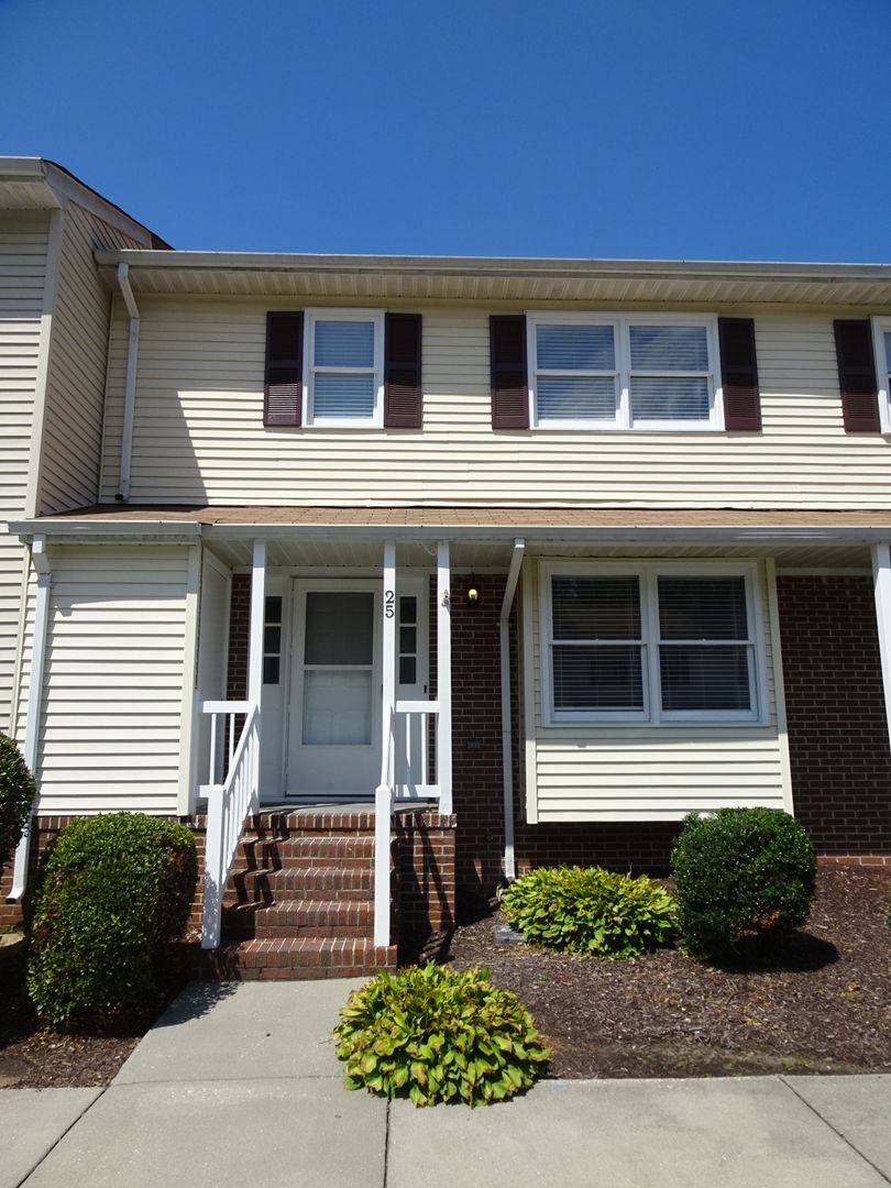Townhouse for rent at 25 Bromley Dr, Williamsburg, VA 23185