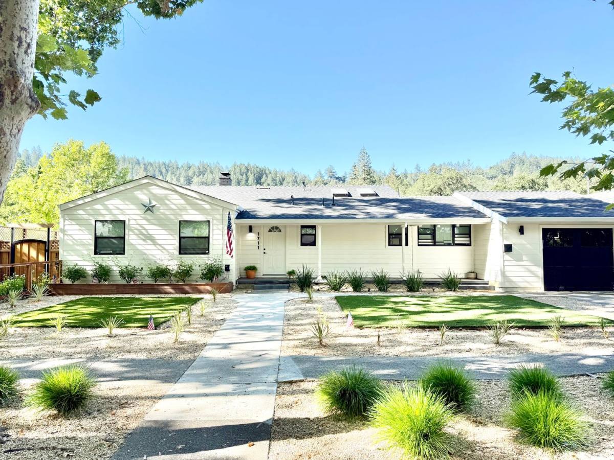 Apartment for rent at 1707 & 1711 Cedar St, Calistoga, CA 94515