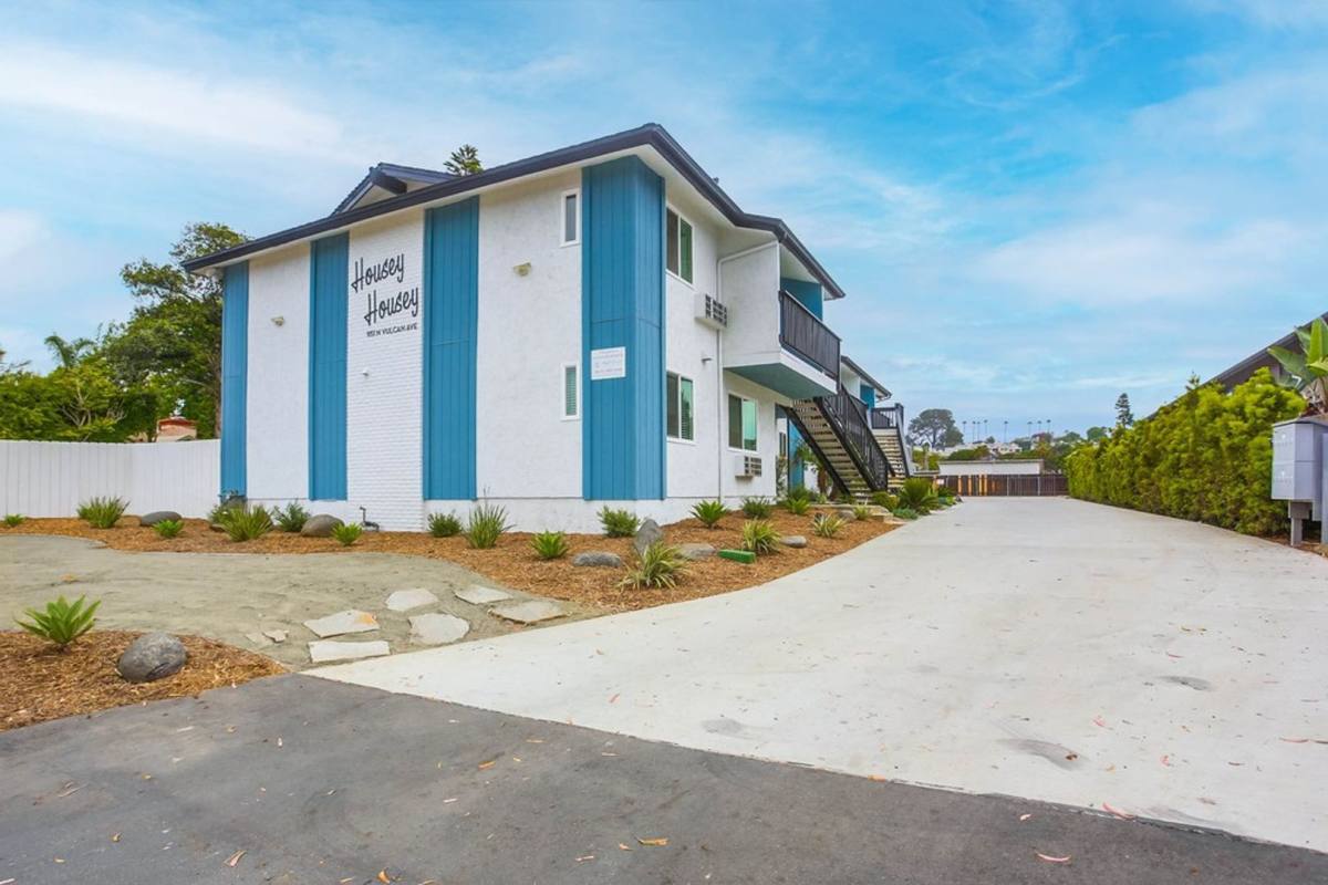 Apartment for rent at 951 N Vulcan Ave, Encinitas, CA 92024