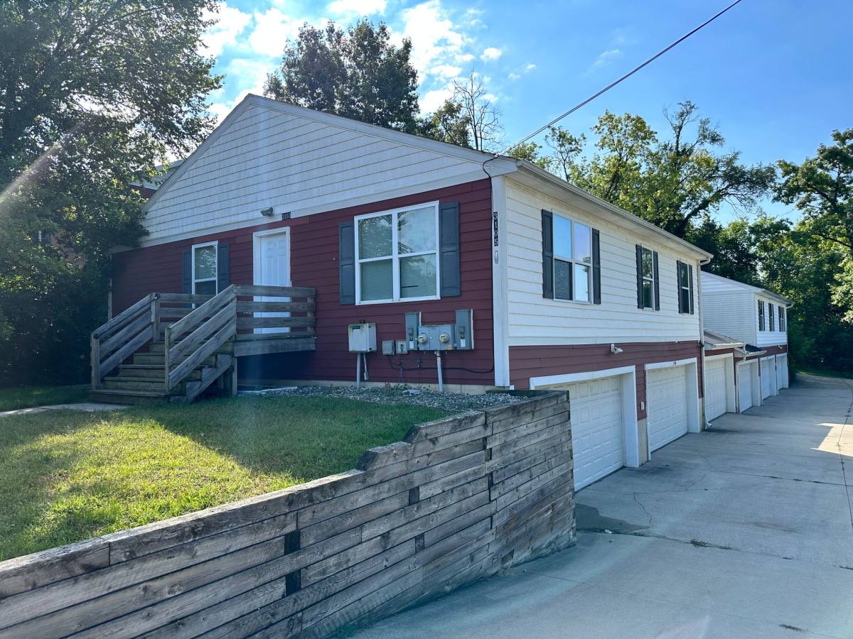 Townhouse for rent at 3103-3105 W Michigan Ave, Kalamazoo, MI 49006