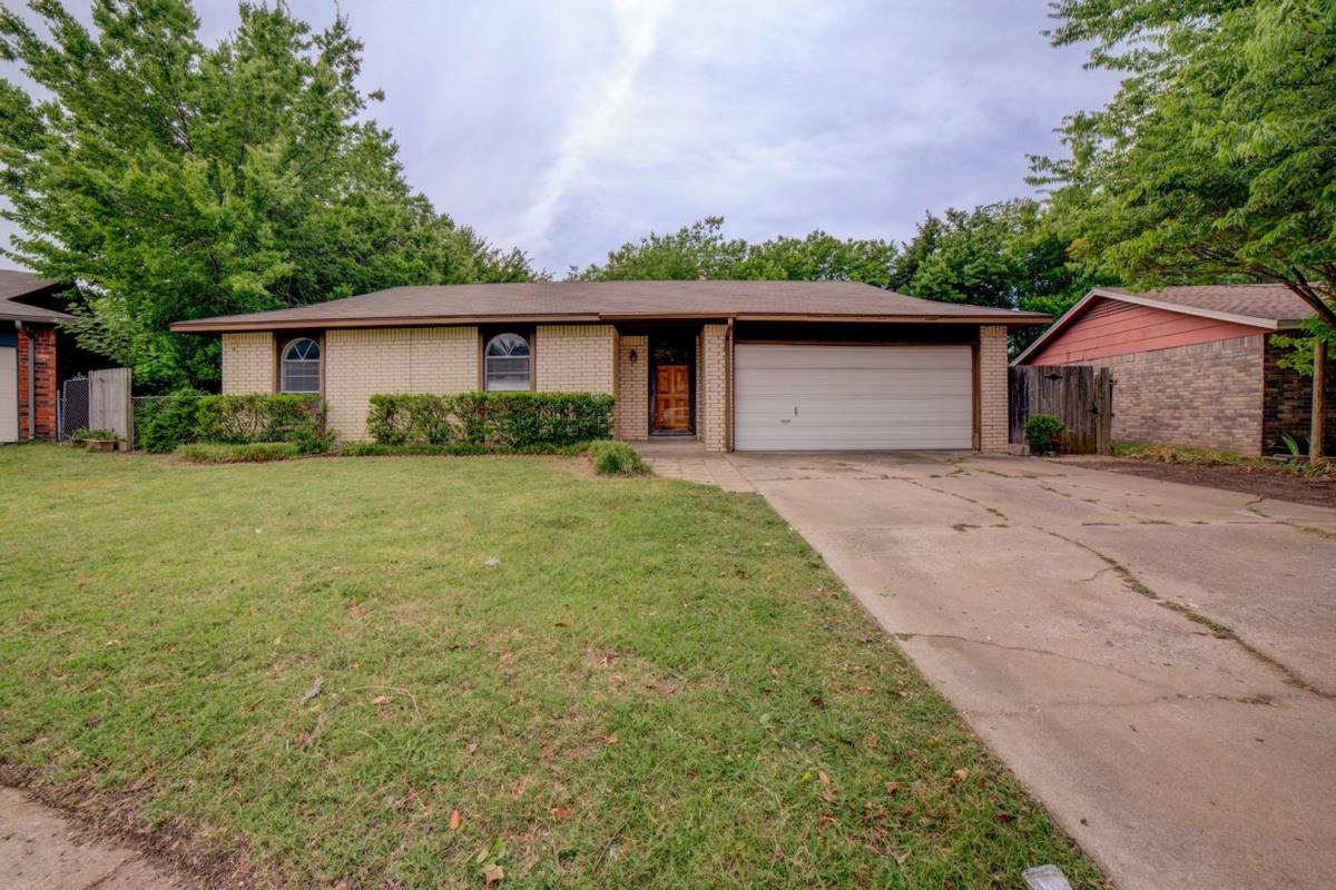 House for rent at 1628 S Sycamore Ave, Broken Arrow, OK 74012