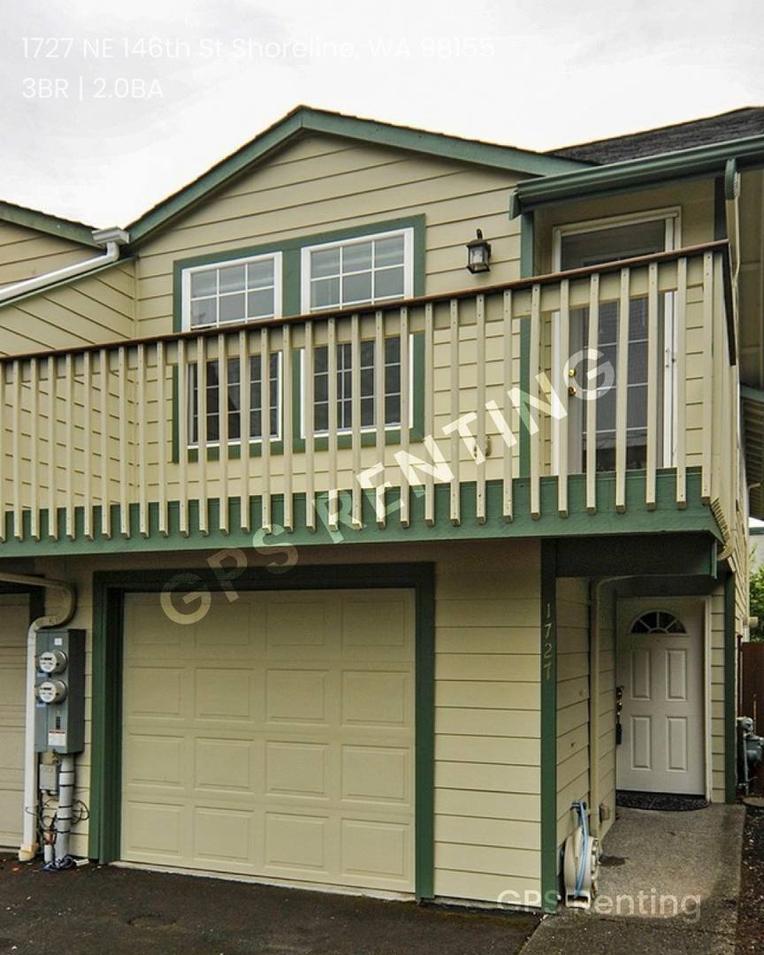 Townhouse for rent at 1727 NE 146th St, Seattle, WA 98155
