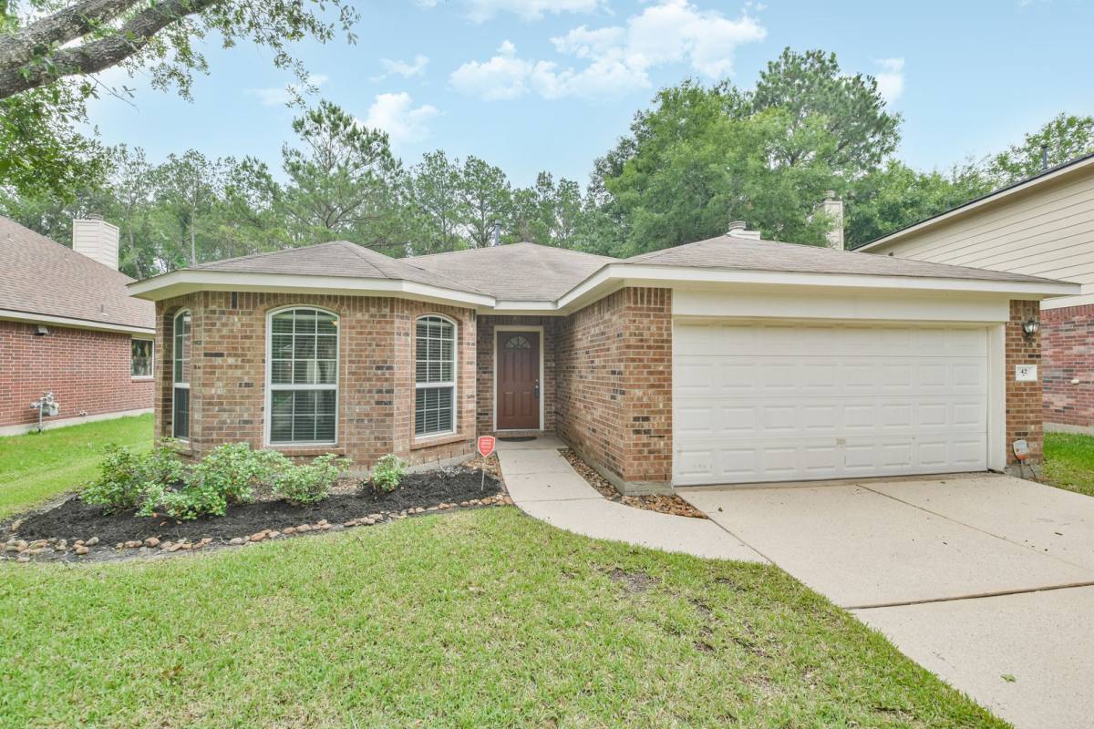 House for rent at 42 Prairie Oak Dr, Conroe, TX 77385