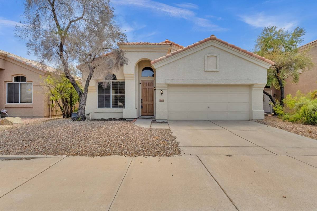 House for rent at 3261 W Ross Dr, Chandler, AZ 85226