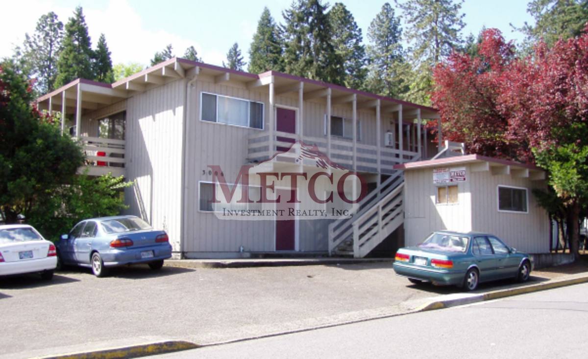 Apartment for rent at 3006 Willamette St, Eugene, OR 97405