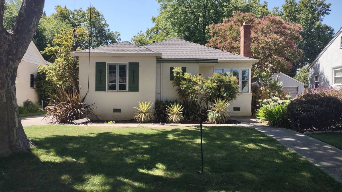 House for rent at 568 Robertson Way, Sacramento, CA 95818